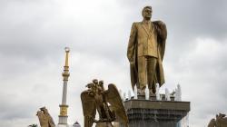 Turkmenistan: Wstydliwe pytania o jeden z najbardziej zamkniętych krajów świata Stolica Turkmenistanu jest teraz